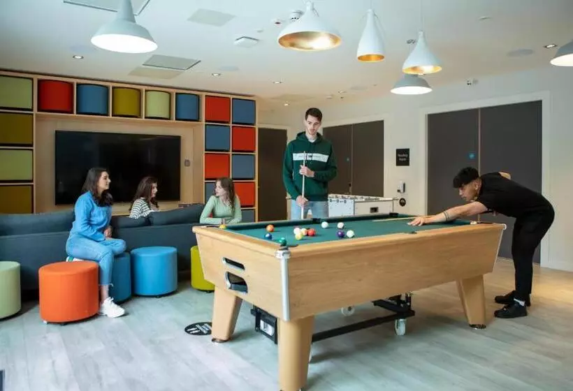 هتل The Westwood Summer Accommodation