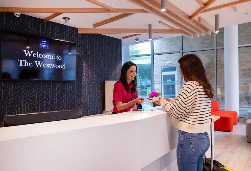 هتل The Westwood Summer Accommodation