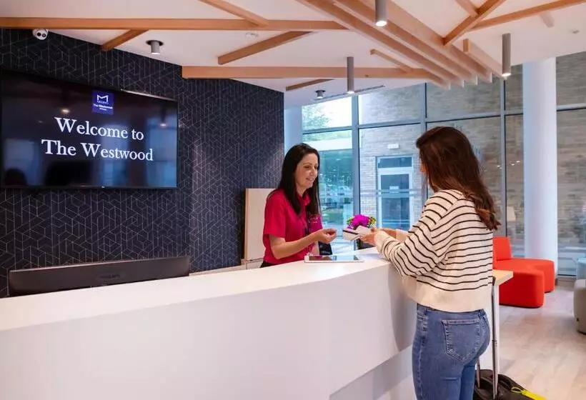 هتل The Westwood Summer Accommodation