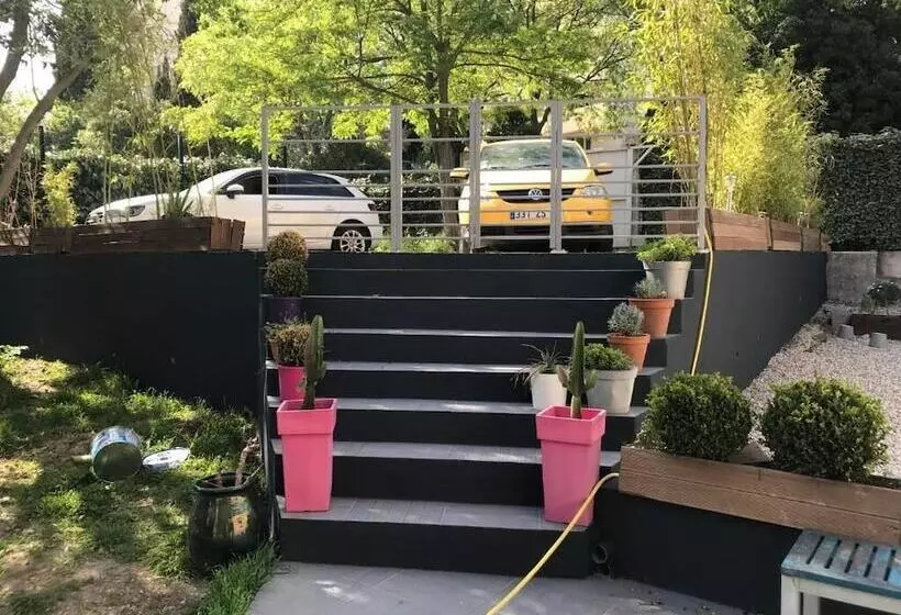 ペンション Allegria Nîmes