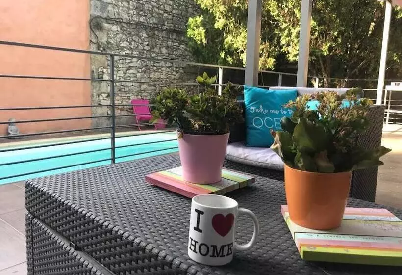 ペンション Allegria Nîmes