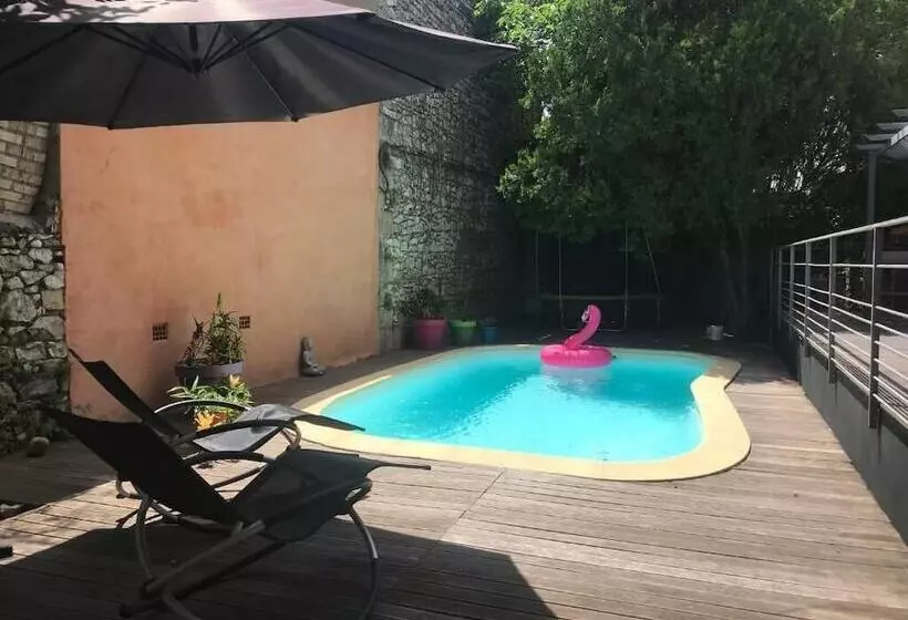 ペンション Allegria Nîmes