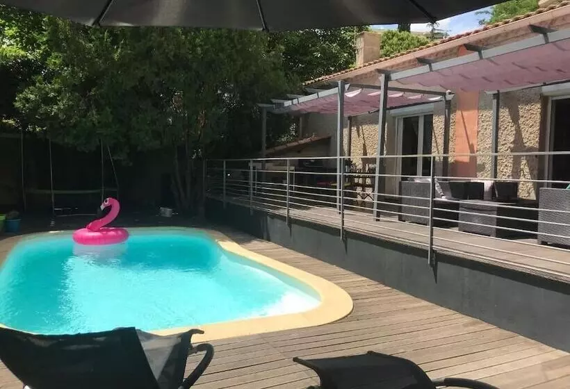 ペンション Allegria Nîmes