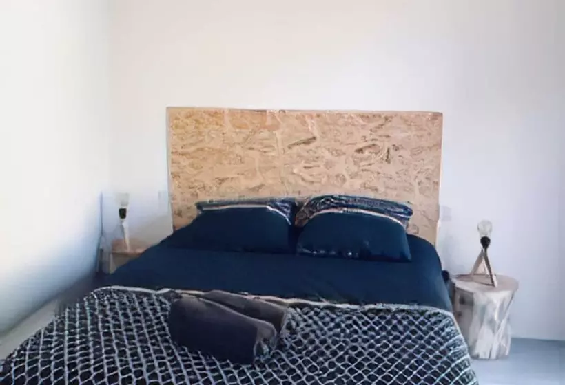 ペンション Allegria Nîmes