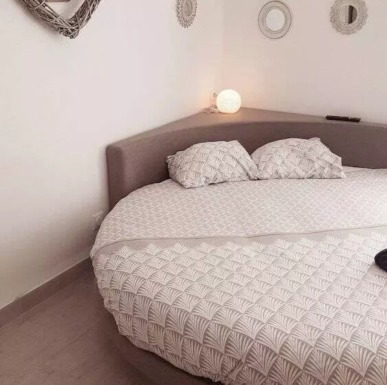 ペンション Allegria Nîmes