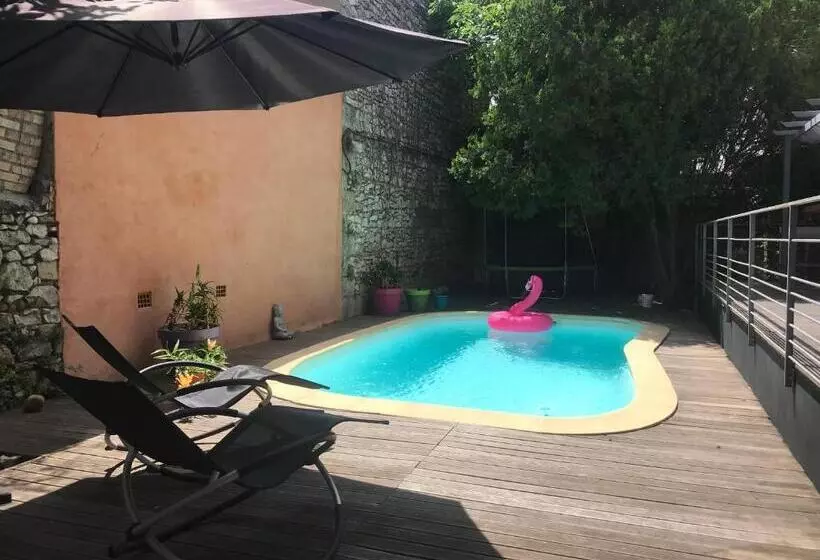 ペンション Allegria Nîmes