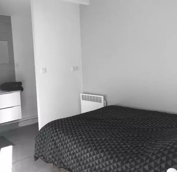 ペンション Allegria Nîmes