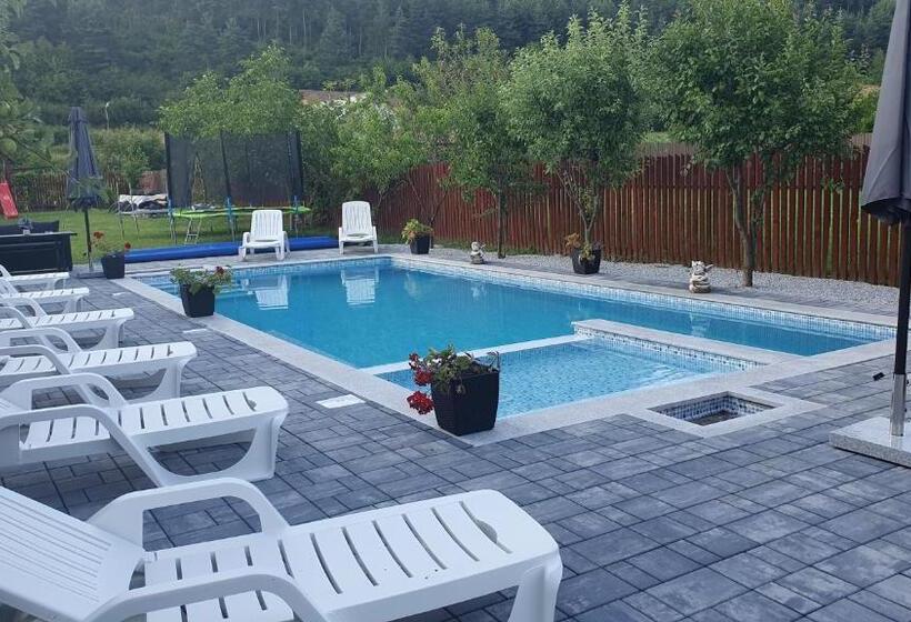 پانسیون Ati&hanna