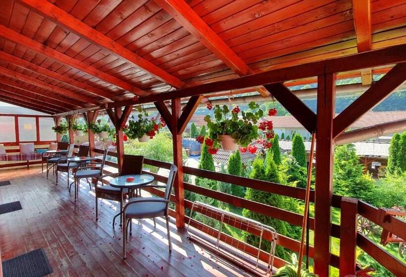 پانسیون Ati&hanna