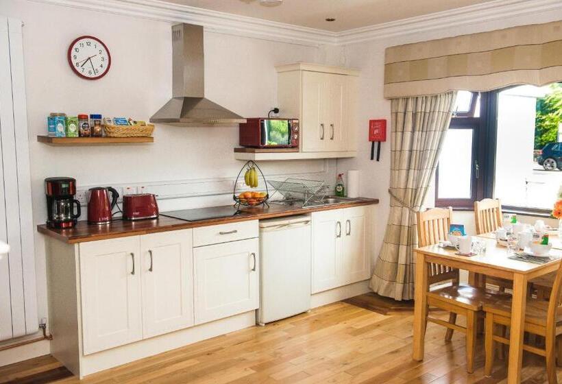 پانسیون Kayden House