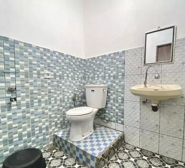 Majatalo Watukarung Sackstone Guesthouse