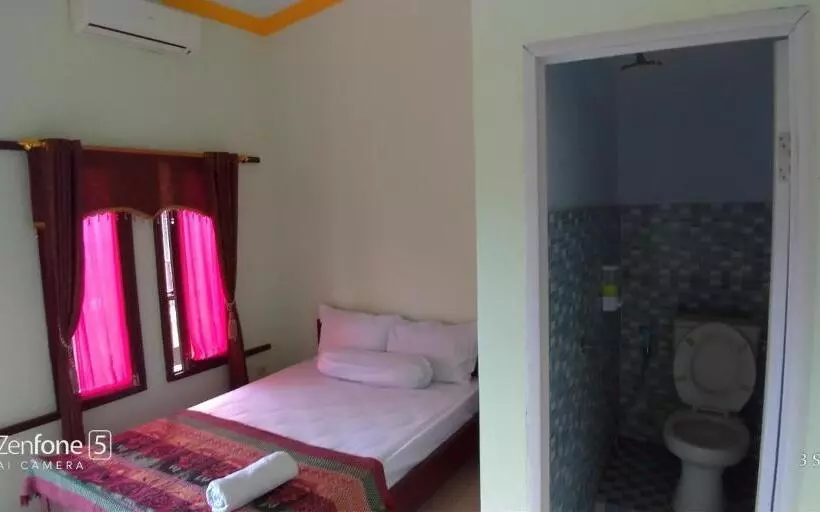 Majatalo Watukarung Sackstone Guesthouse