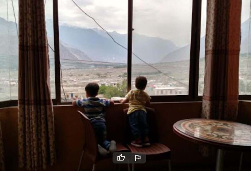 هتل Capital Lodge Gilgit