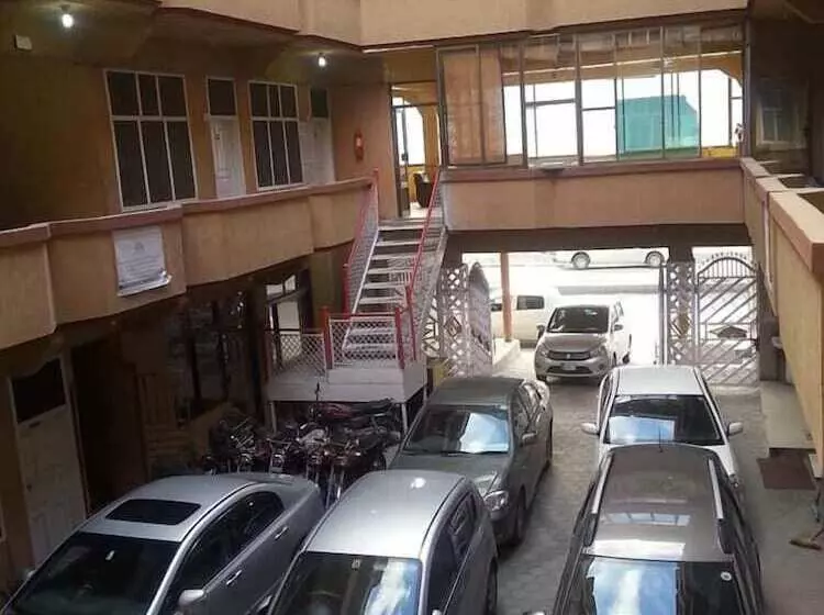 Hotel Capital Lodge Gilgit