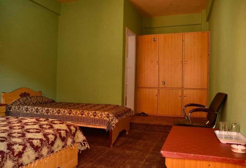 هتل Capital Lodge Gilgit