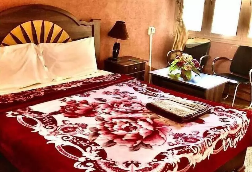 Hotel Capital Lodge Gilgit