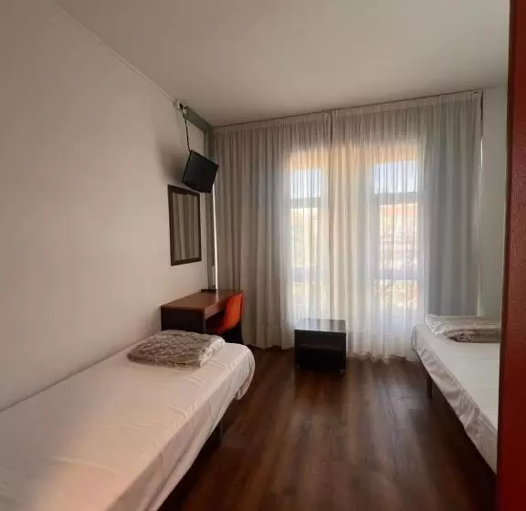 هتل Loop Inn Hostel Santiago De Compostela