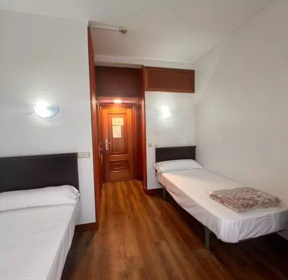 هتل Loop Inn Hostel Santiago De Compostela