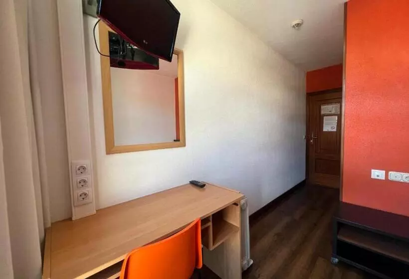 هتل Loop Inn Hostel Santiago De Compostela