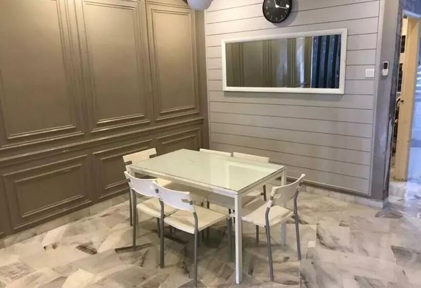 ホテル Oyo 90358 Homestay Bandar Putra 1