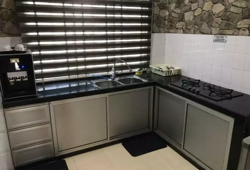ホテル Oyo 90358 Homestay Bandar Putra 1