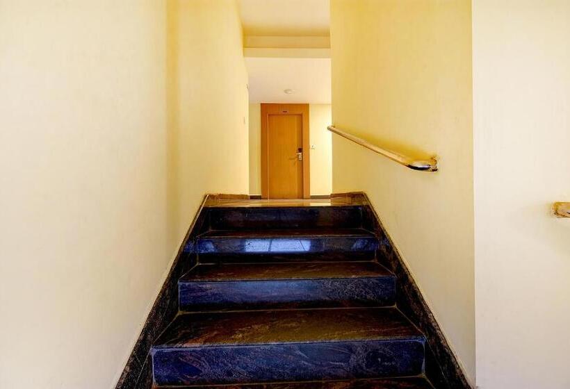 Fabhotel Abirami Grand Inn   Nr Bryant Park