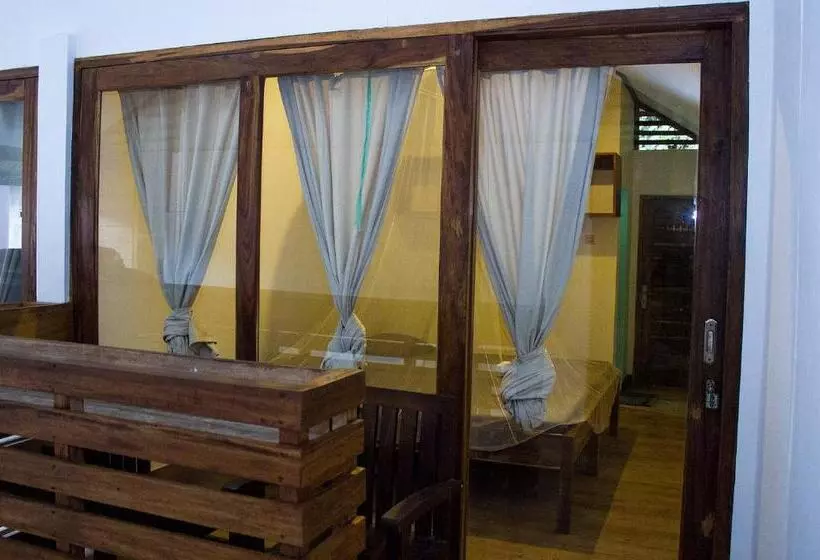 Kapselihotelli Bk Homestay, Batukaras