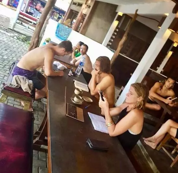 Kapselihotelli Bk Homestay, Batukaras