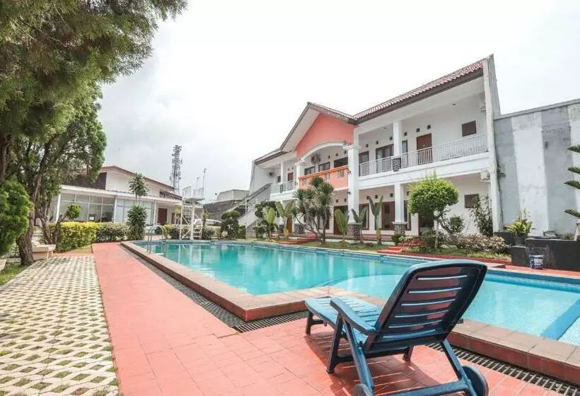 Hotel Lurus