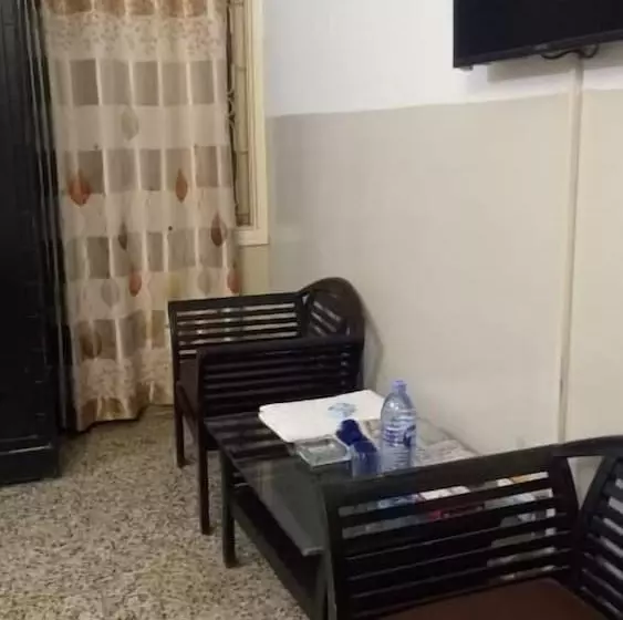 پانسیون Four Season Guest House