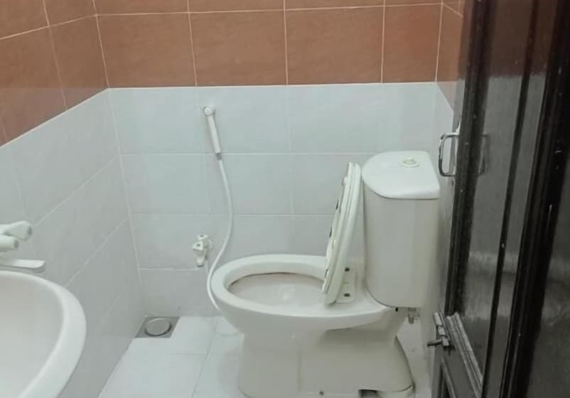 پانسیون Four Season Guest House