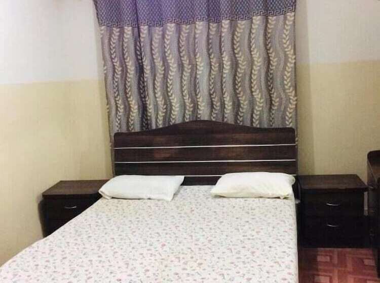 پانسیون Four Season Guest House