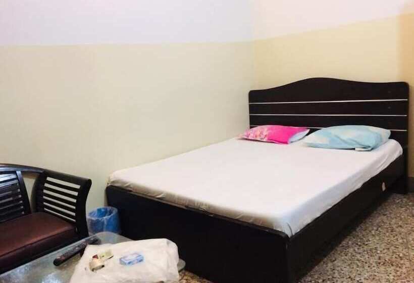 پانسیون Four Season Guest House