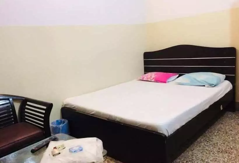 پانسیون Four Season Guest House