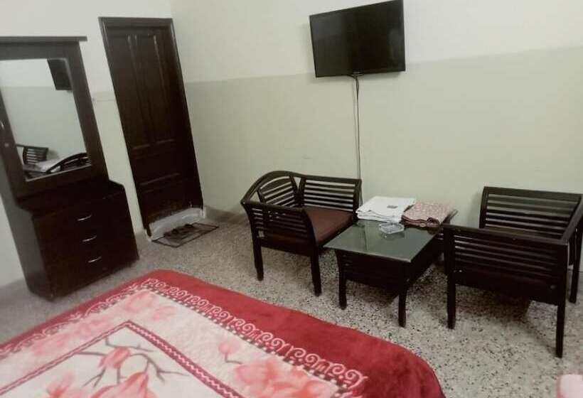 پانسیون Four Season Guest House