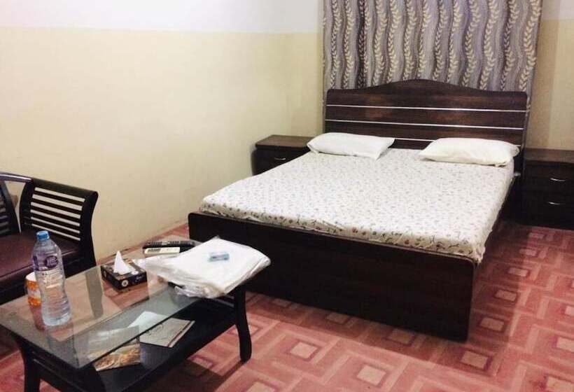 پانسیون Four Season Guest House