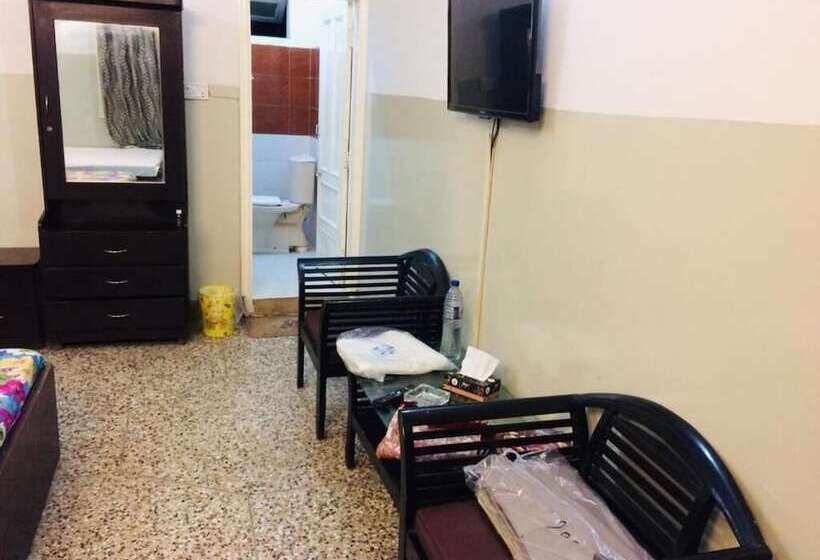 پانسیون Four Season Guest House