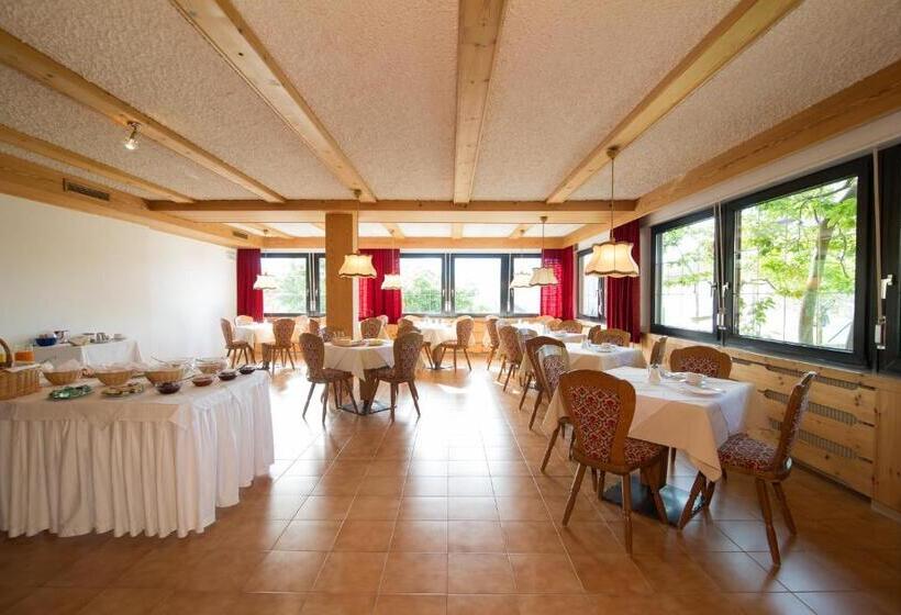 ホテル Garni Saltneregg