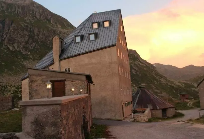 ホテル Ospizio San Gottardo