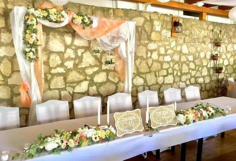 Amstel Hattyú Panzió  érintésmentes Bejelentkezés