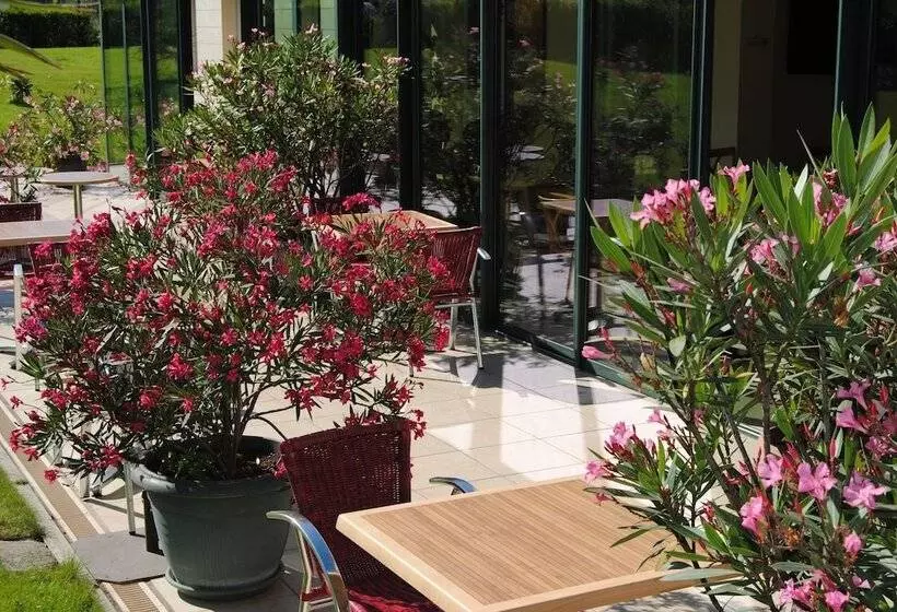 Brit Hotel Châteaudun