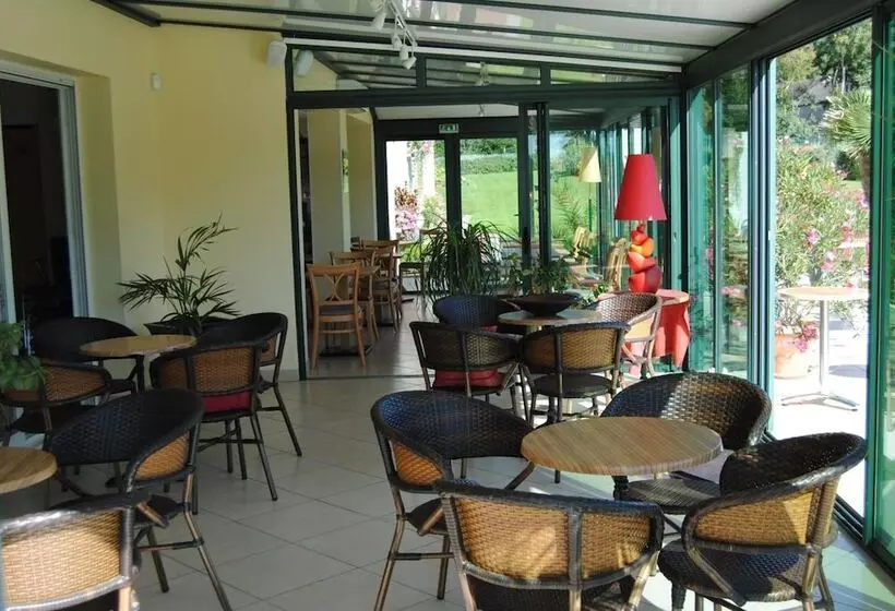 Brit Hotel Châteaudun