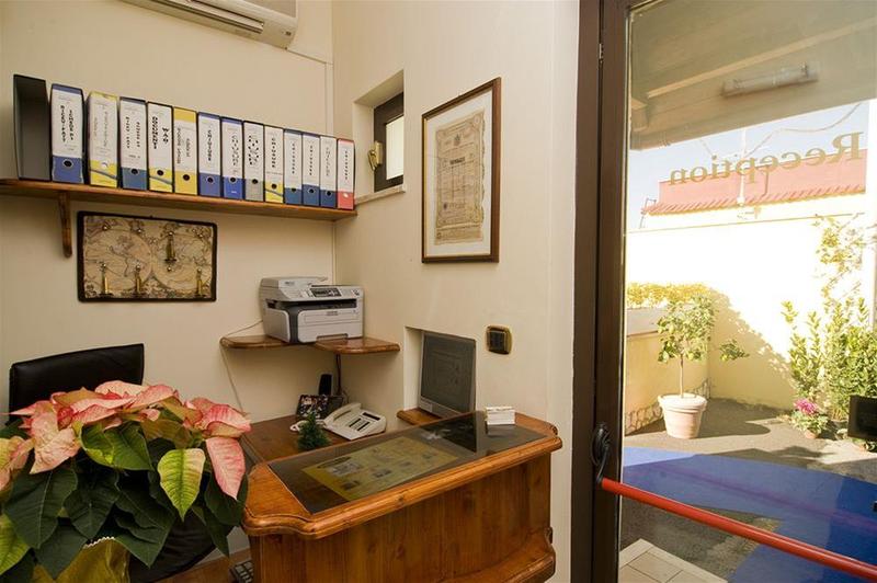 בית מלון כפרי Airport