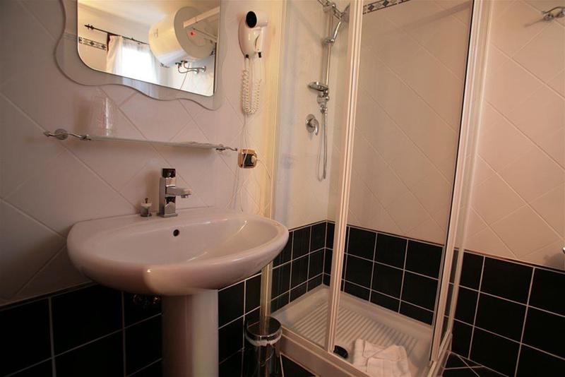 בית מלון כפרי Airport