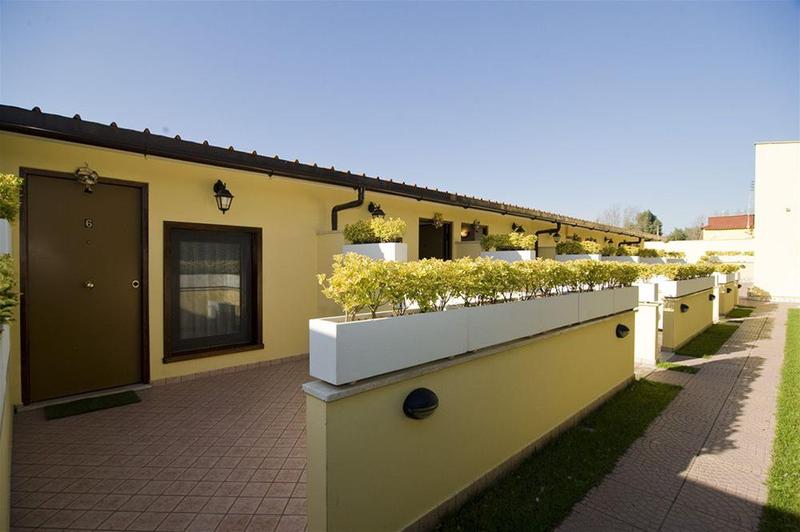 בית מלון כפרי Airport