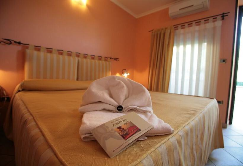 בית מלון כפרי Airport