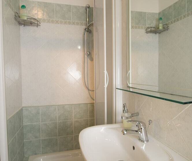 בית מלון כפרי Airport