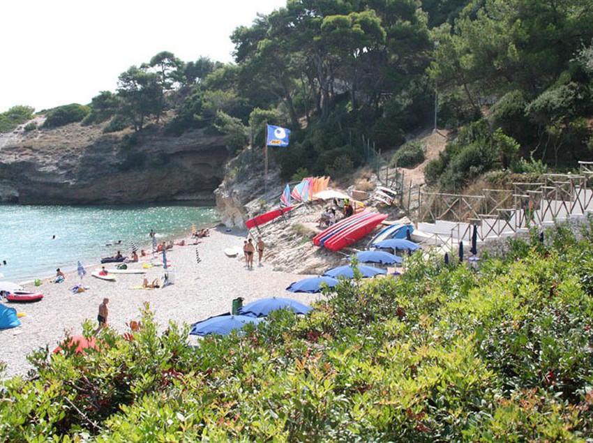 هتل Camping Village Baia e Cala Campi