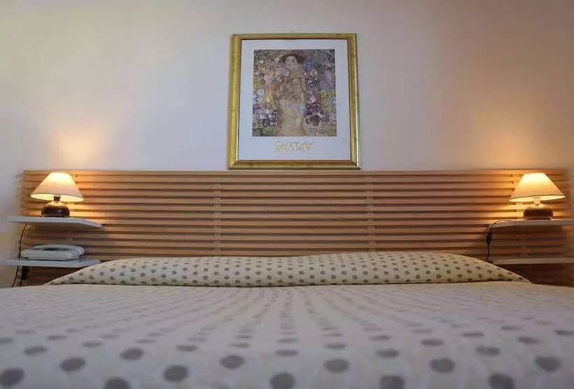 Отель B&b H. Grazia