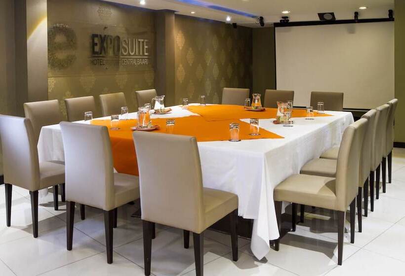 בית מלון כפרי City Bog Expo Museo